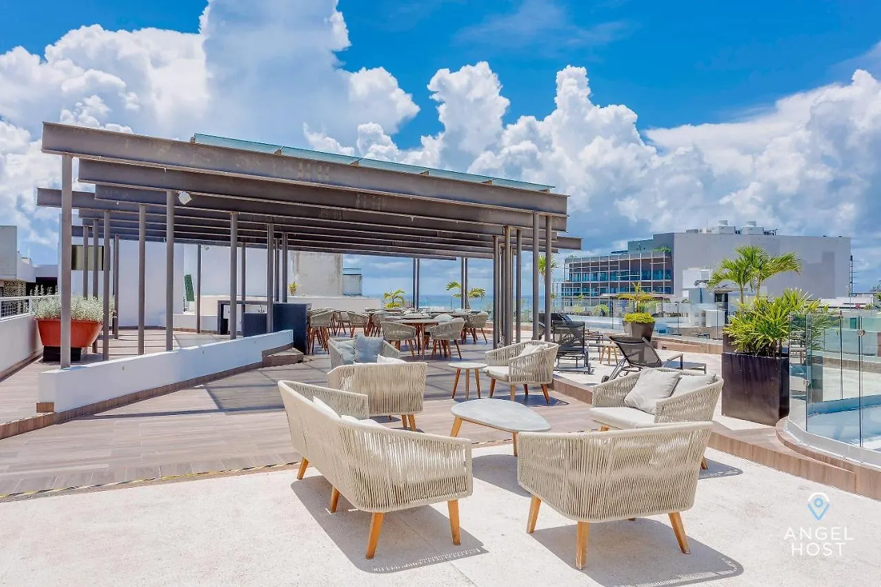 Incredible Oceanview Roof Lounge, Apartment Units 2 Blocks To Beach Playa del Carmen