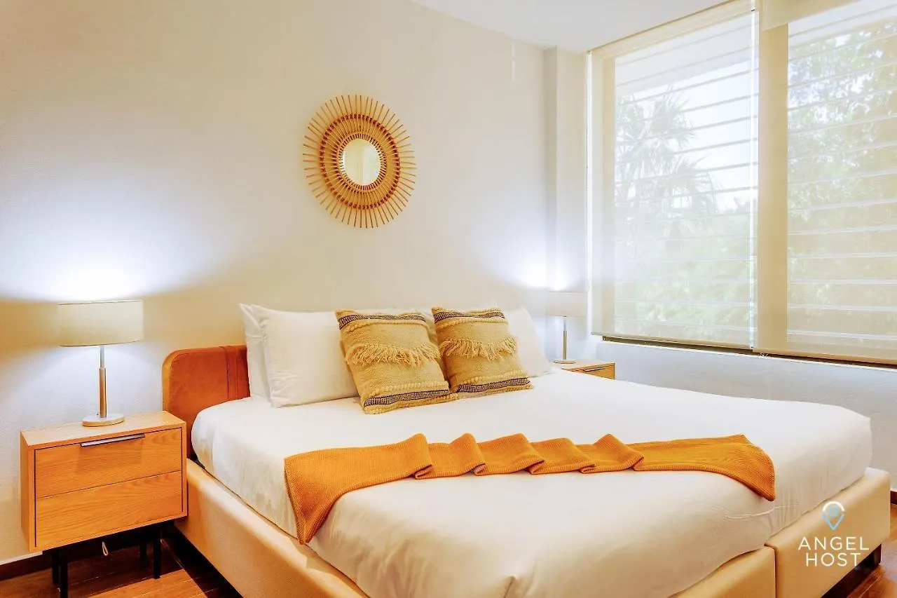 Incredible Oceanview Roof Lounge, Apartment Units 2 Blocks To Beach Playa del Carmen