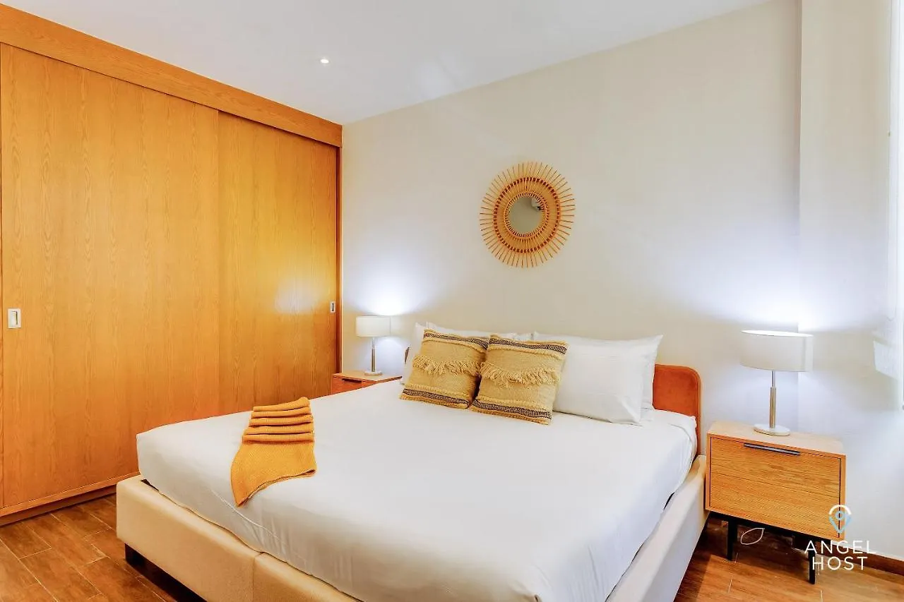 Incredible Oceanview Roof Lounge, Apartment Units 2 Blocks To Beach Playa del Carmen