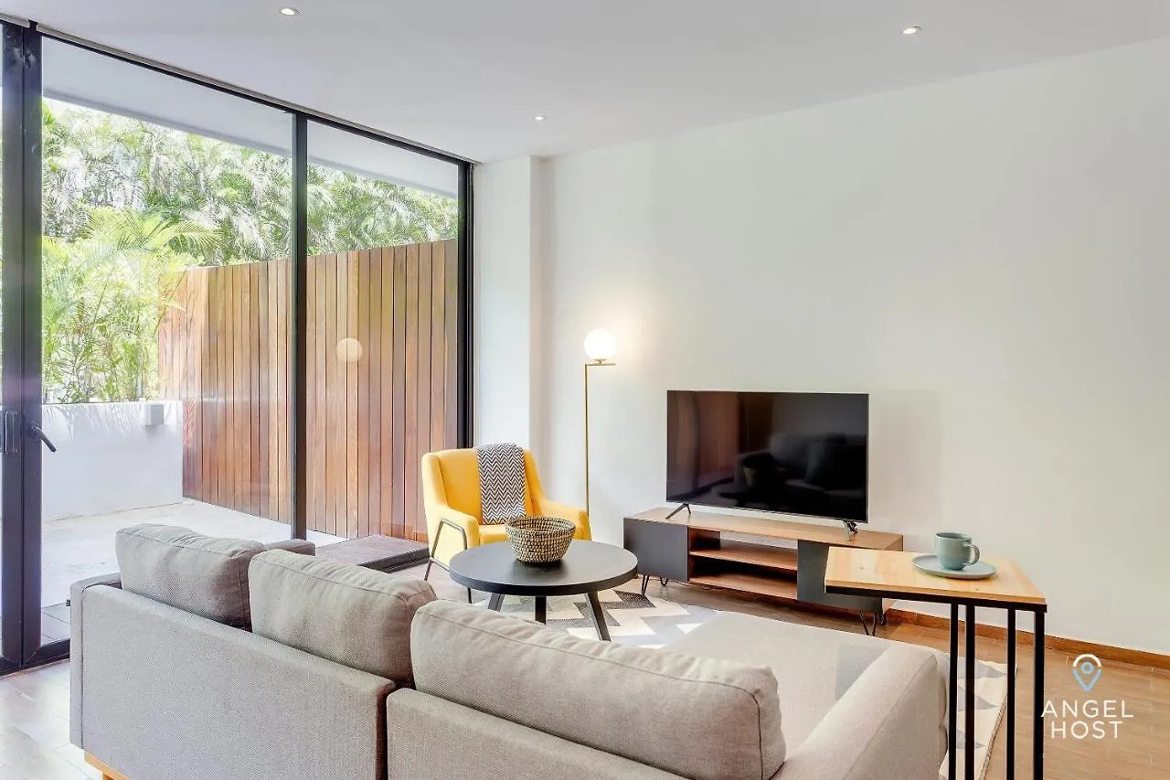 Incredible Oceanview Roof Lounge, Apartment Units 2 Blocks To Beach Playa del Carmen